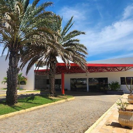 Hotel Das Palmeiras Serra Talhada Exterior foto